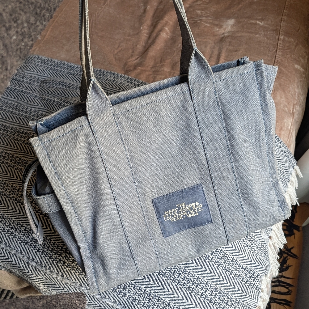 Marc Jacobs Canvaa Blue Large Tote Bag - Picture 5 of 8